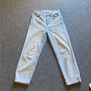 american eagle light wash high waisted baggy mom jeans